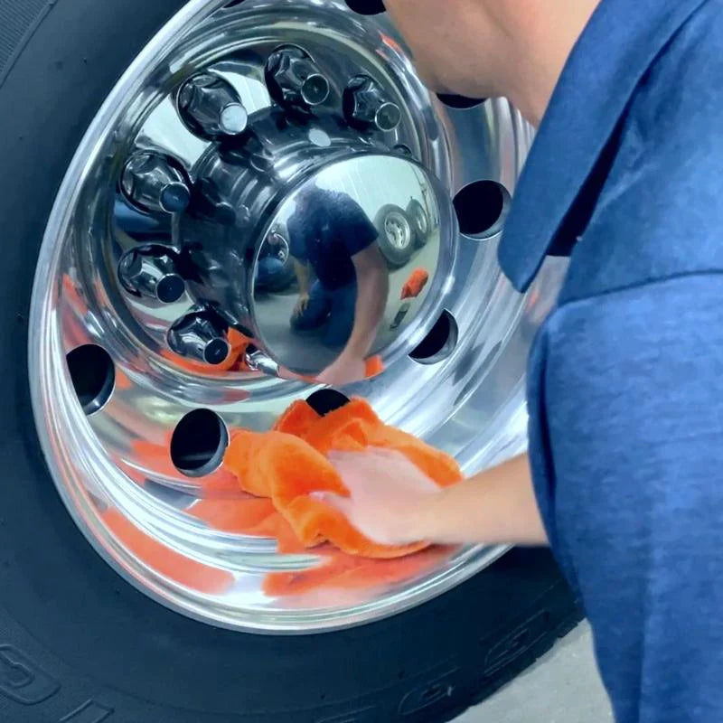 Quick Detailer - INSTANT SHINE FOR PAINT, CHROME & POLISHED ALUMINUM